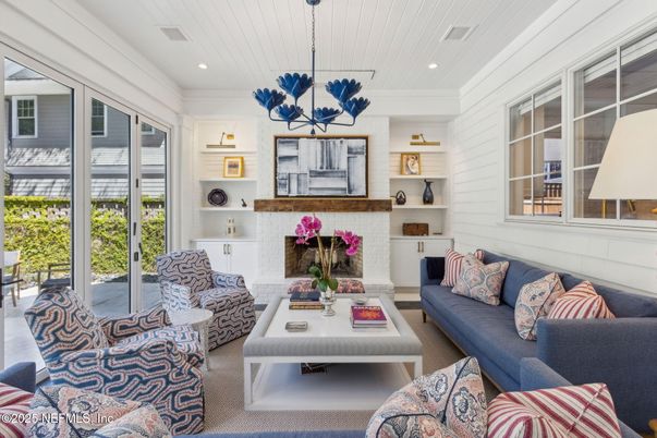 Interior, Living room, Pendant Lights, Recessed Lighting