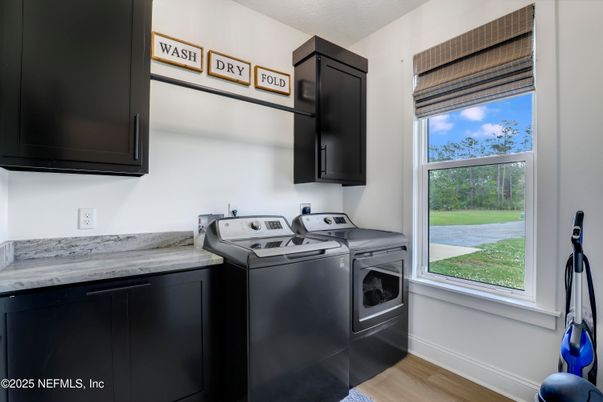 Interior, Washer, Wood Texture Flooring