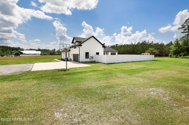 Backyard, Exterior