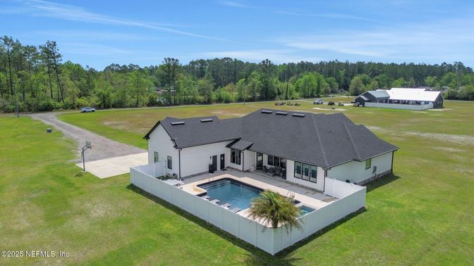 Exterior, Drone