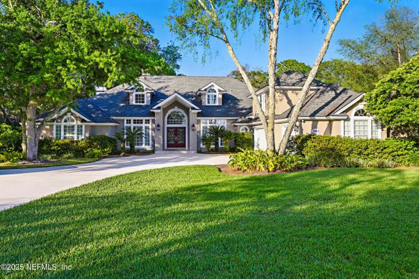Backyard, Exterior, Facade, Cape Cod