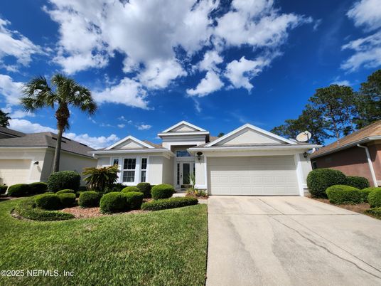 Attached, Exterior, Facade, Ranch