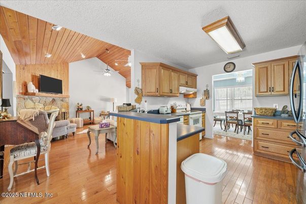 Dining room, Interior, Kitchen, Recessed Lighting, Wooden Ceilings, Wood Texture Flooring