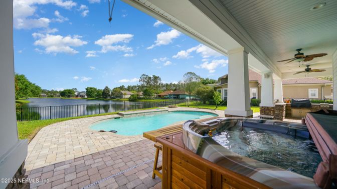 Exterior, Hot Tub, Pool, Water