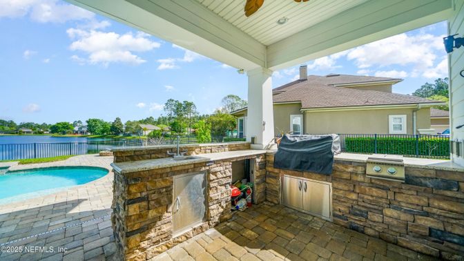 Exterior, Pool, Water