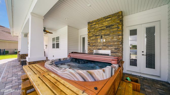 Exterior, Hot Tub