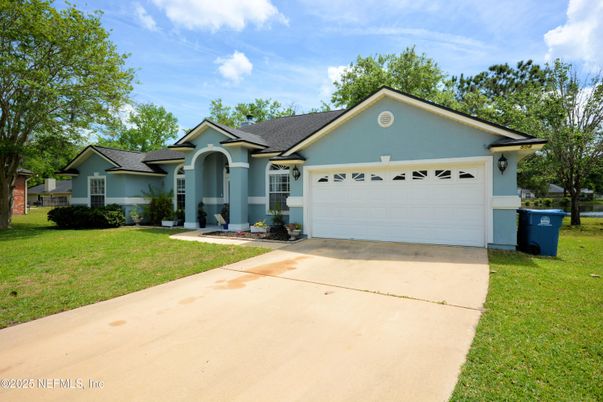 Attached, Exterior, Facade, Ranch