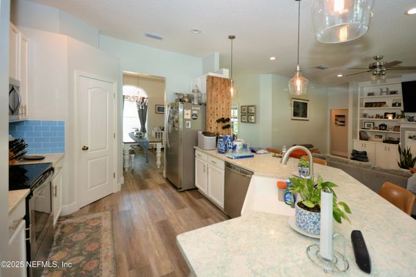 Dining room, Interior, Kitchen, Pendant Lights, Recessed Lighting, Wood Texture Flooring
