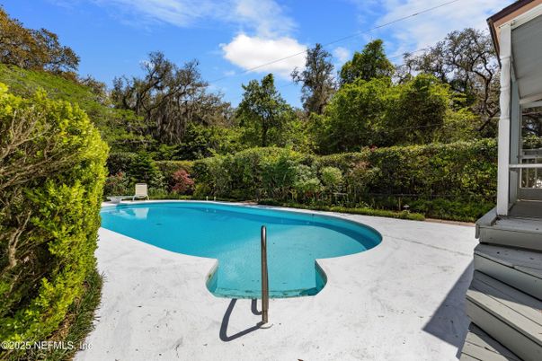 Exterior, Pool