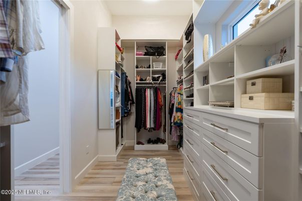 Interior, Walk-in Closets, Wood Texture Flooring