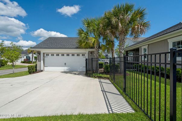 Detached Garage, Exterior