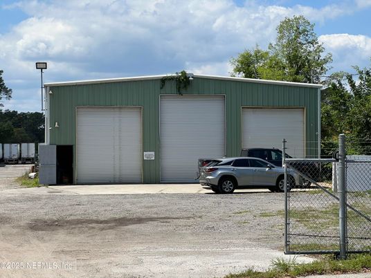 Detached Garage, Exterior