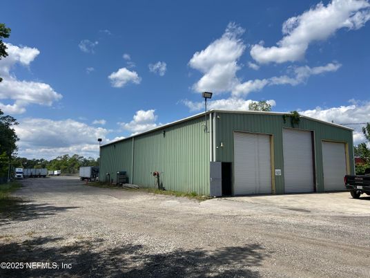 Detached Garage, Exterior