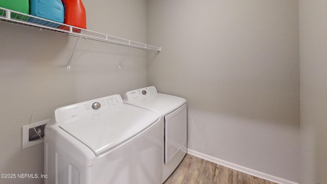 Interior, Washer, Wood Texture Flooring