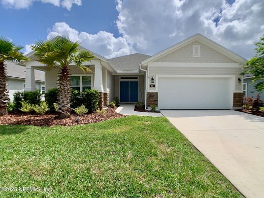 Attached, Exterior, Facade, Ranch
