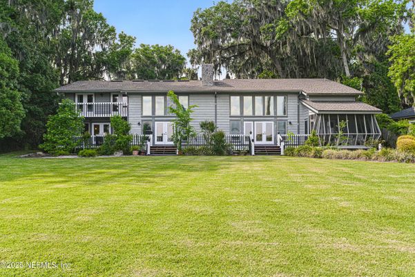 Backyard, Exterior, Facade, Split Level