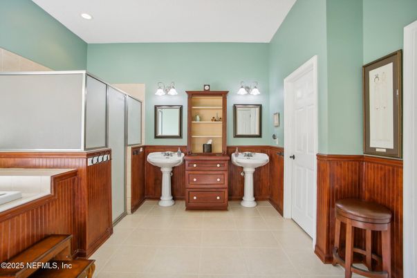 Bathroom, Dual Sink Vanities, Interior, Recessed Lighting