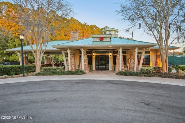 Exterior, Facade, Ranch