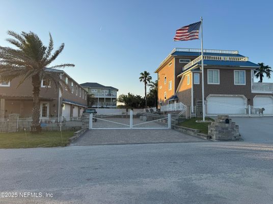 Attached, Exterior, Facade, Brick Facade, Rowhouse