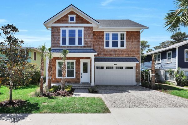 Attached, Exterior, Facade, Farmhouse