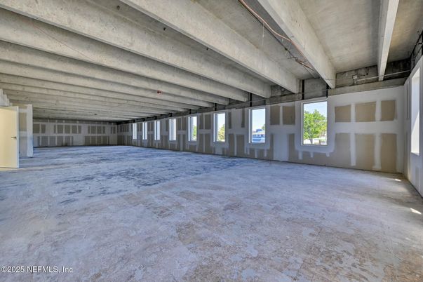 Empty room, Interior, Wooden Beams