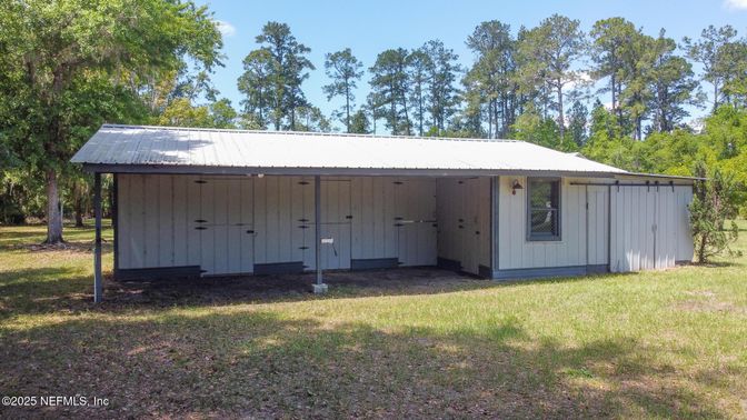 Backyard, Exterior