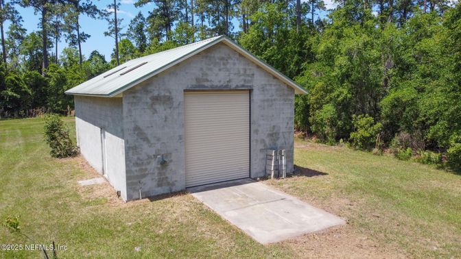 Backyard, Detached Garage, Exterior