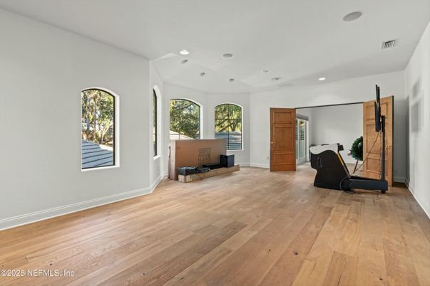 Interior, Piano, Recessed Lighting, Wood Texture Flooring