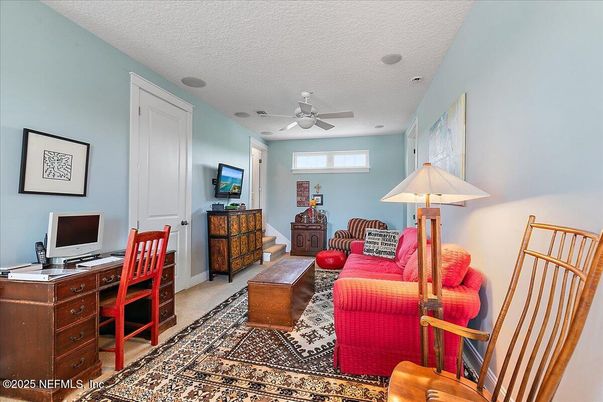 Home Office, Interior