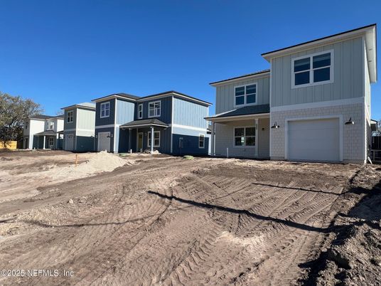 Attached, Exterior, Facade, Raised Ranch