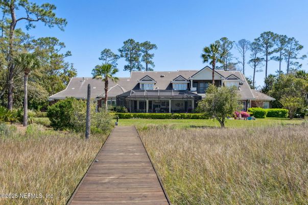 Backyard, Exterior, Facade, Ranch