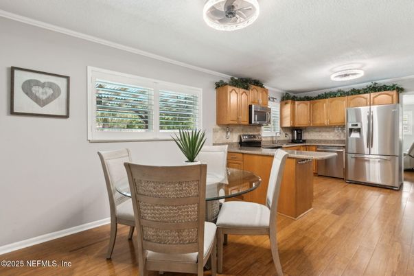 Dining room, Interior, Kitchen, Stainless Steel Appliances, Wood Texture Flooring