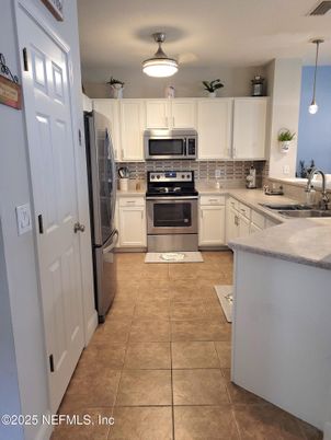 Interior, Kitchen, Pendant Lights, Stainless Steel Appliances