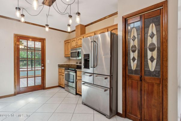 Interior, Kitchen, Pendant Lights, Stainless Steel Appliances