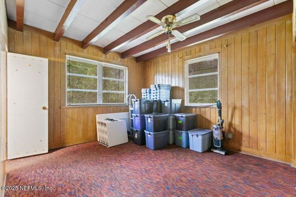 Empty room, Interior, Wooden Beams, Wooden Walls