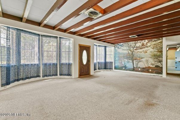 Empty room, Interior, Wooden Beams