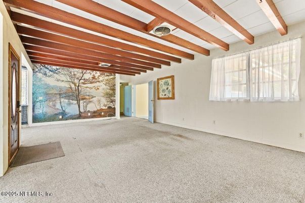 Empty room, Interior, Wooden Beams