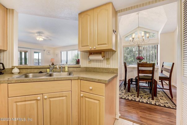 Chandelier, Dining room, Interior, Kitchen, Wood Texture Flooring
