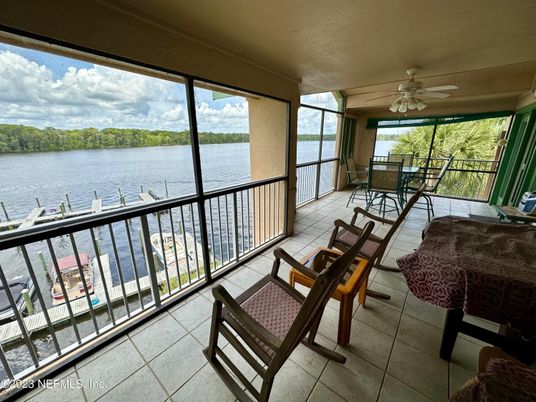 Interior, Sun Room, Water