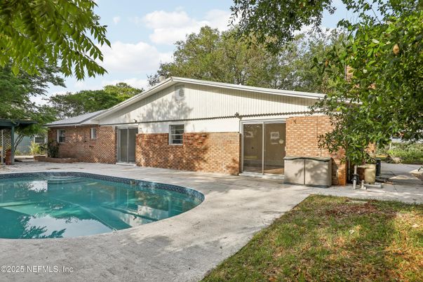 Exterior, Pool