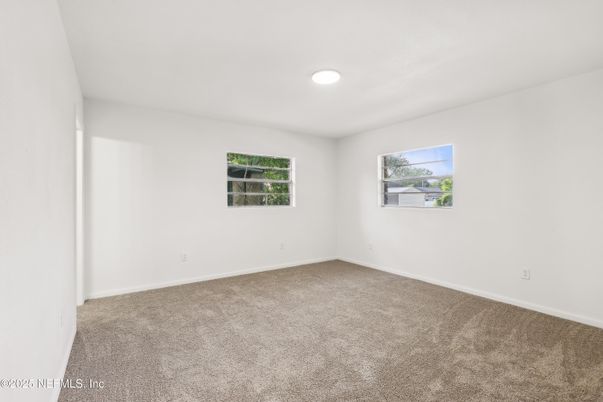Empty room, Interior