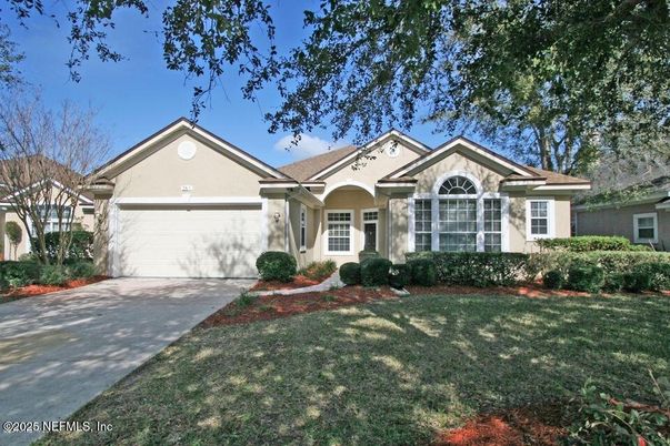 Attached, Exterior, Facade, Ranch
