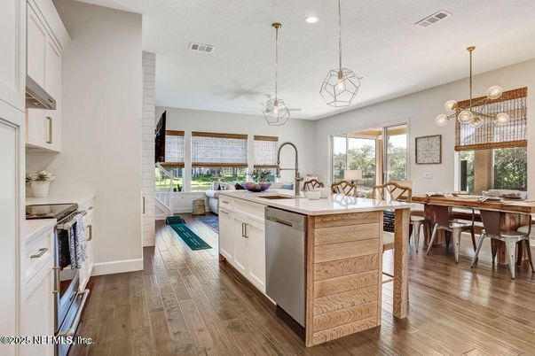 Dining room, Interior, Kitchen, Pendant Lights, Recessed Lighting, Wood Texture Flooring