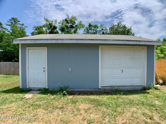 Detached Garage, Exterior