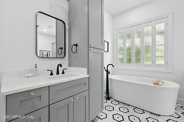 Bathroom, Dual Sink Vanities, Free Standing Baths, Interior, Recessed Lighting