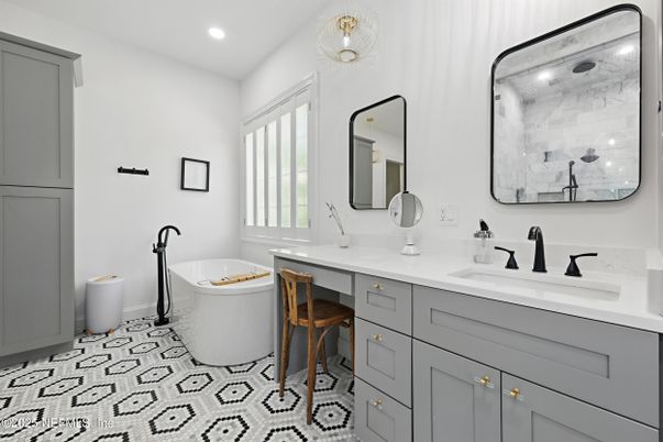 Bathroom, Dual Sink Vanities, Interior, Recessed Lighting