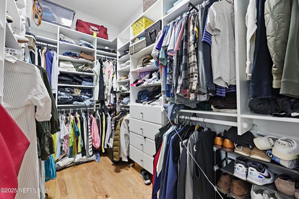 Interior, Walk-in Closets, Wood Texture Flooring