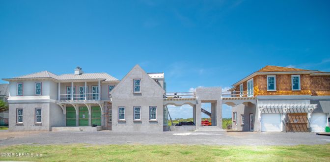 Attached, Backyard, Exterior, Facade, French Provincial