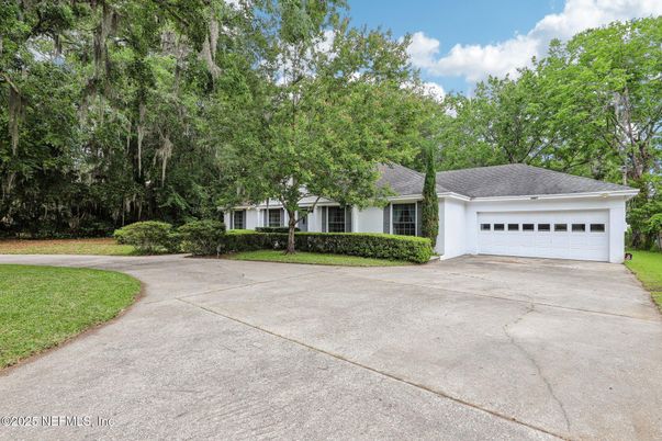 Attached, Exterior, Facade, Ranch