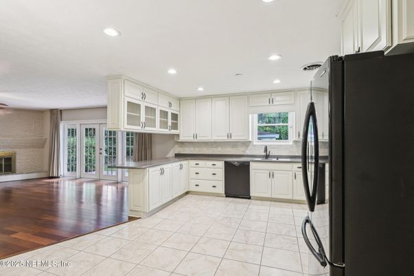Fireplace, Interior, Kitchen, Recessed Lighting, Wood Texture Flooring